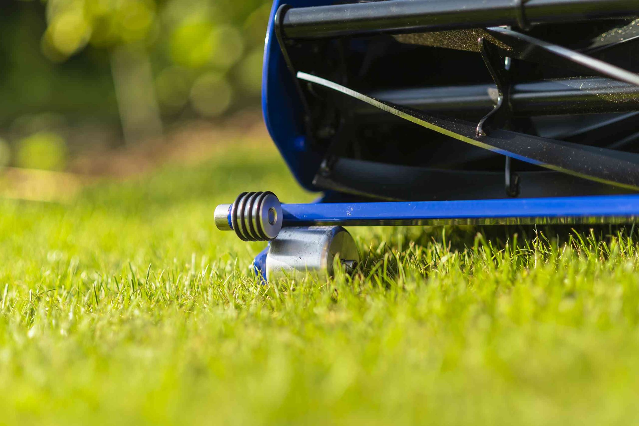 Swardman deals lawn aerator